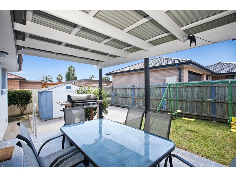 11 Station Road, Albion Park Rail NSW 2527