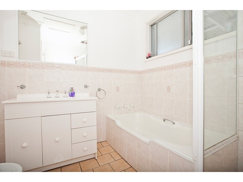 11 Station Road, Albion Park Rail NSW 2527