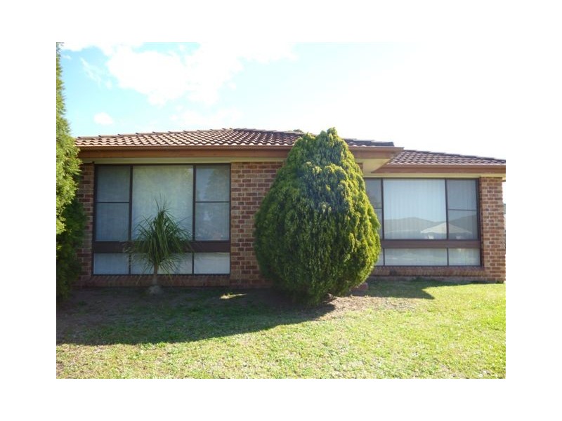 8 Charlotte Crescent,, Albion Park NSW 2527