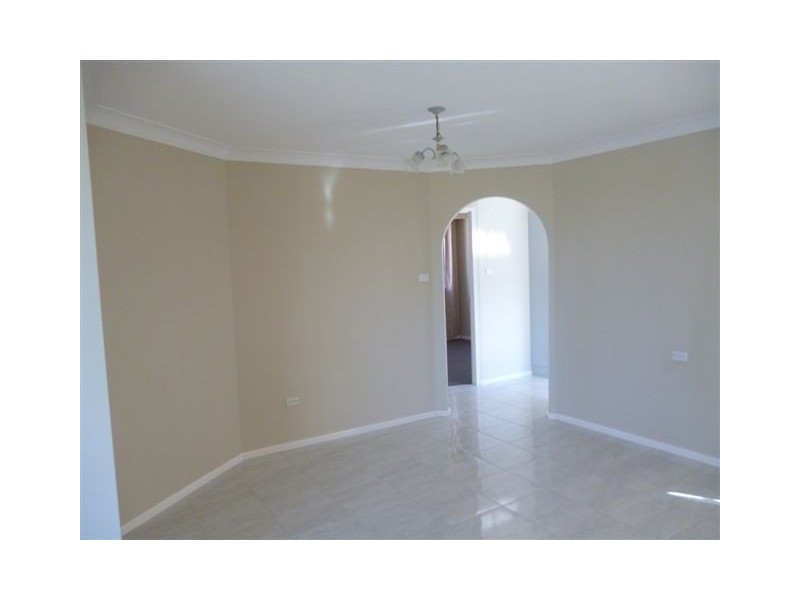 8 Charlotte Crescent,, Albion Park NSW 2527