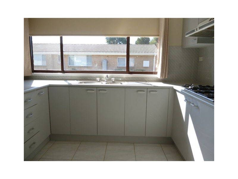 8 Charlotte Crescent,, Albion Park NSW 2527