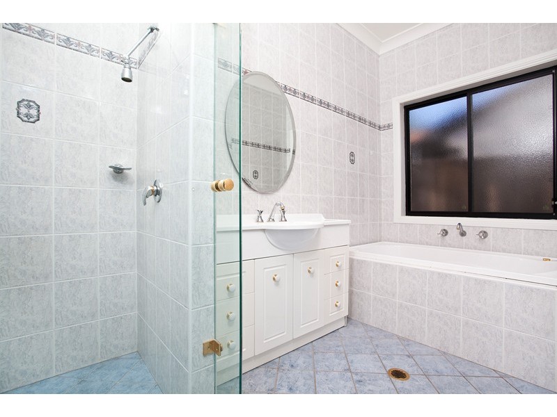51 Scenic Crescent, Albion Park NSW 2527