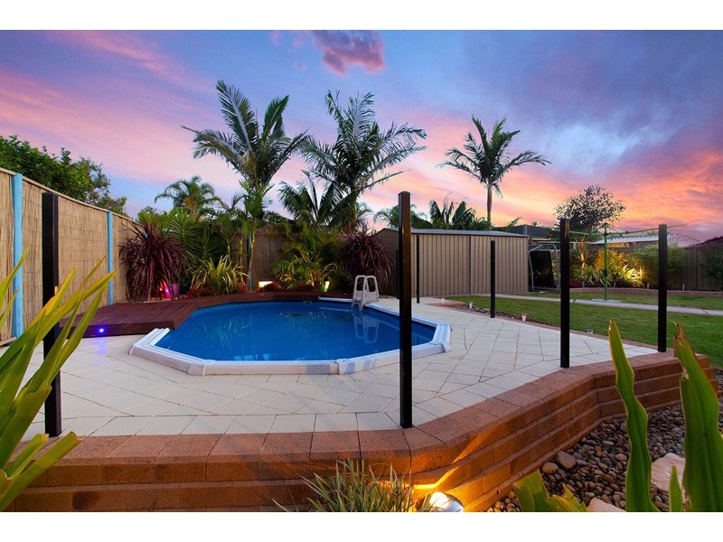 8 Flame Tree Place, Albion Park Rail NSW 2527