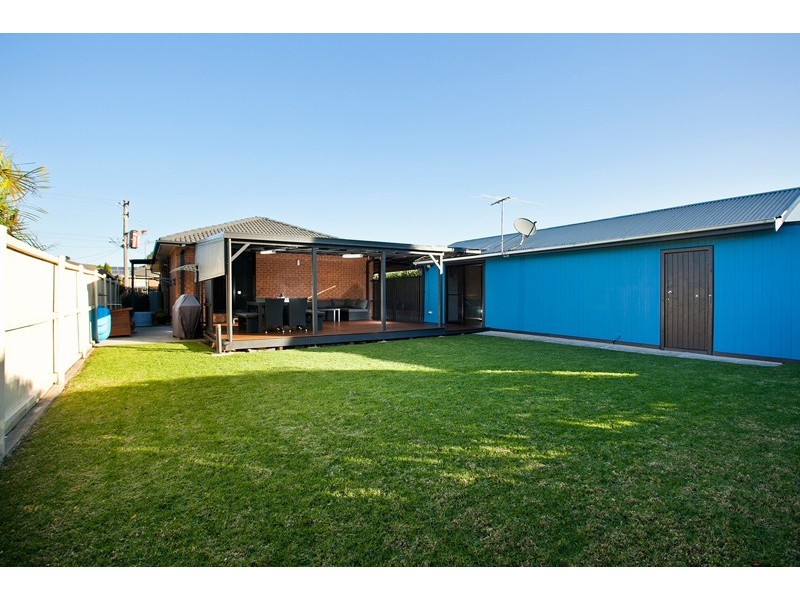 1 Brigadoon Circuit, Oak Flats NSW 2529