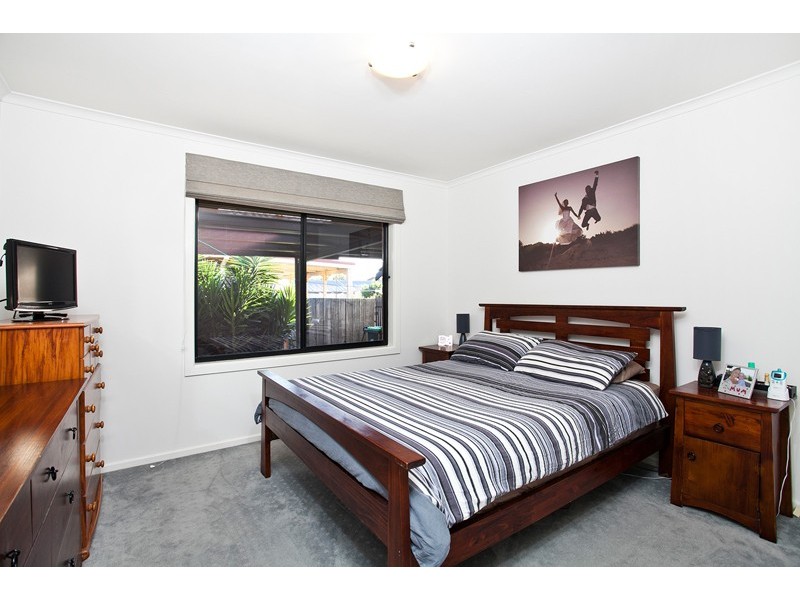 1 Brigadoon Circuit, Oak Flats NSW 2529