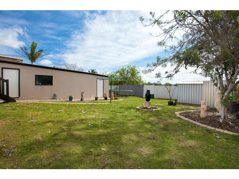 18 Daphne Street, Barrack Heights NSW 2528