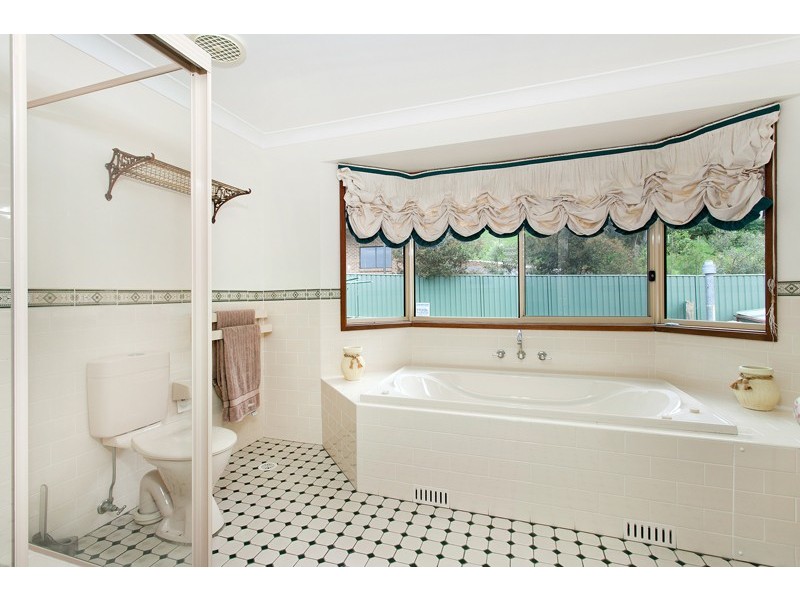 11 Nepean Close, Albion Park NSW 2527