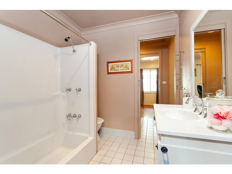 14 Jeffcoat Street, Albion Park NSW 2527