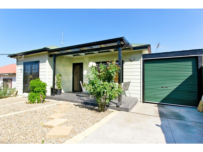 25 Newcastle Road, Cringila NSW 2502