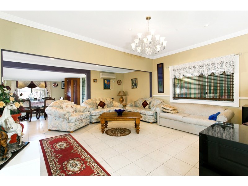 25 Newcastle Road, Cringila NSW 2502