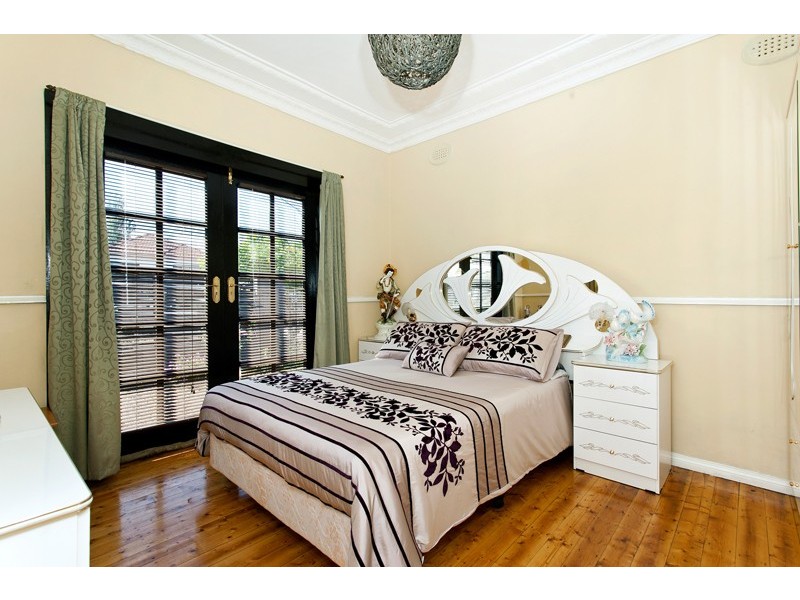25 Newcastle Road, Cringila NSW 2502
