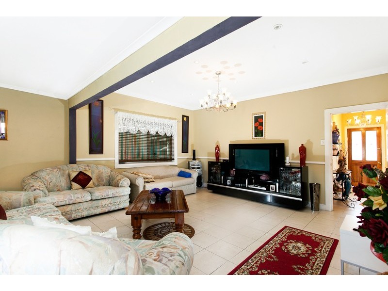25 Newcastle Road, Cringila NSW 2502