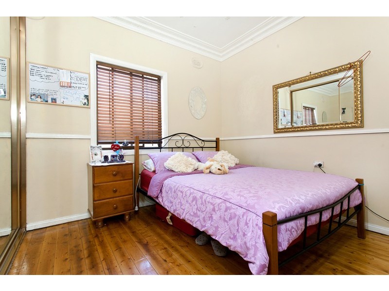 25 Newcastle Road, Cringila NSW 2502