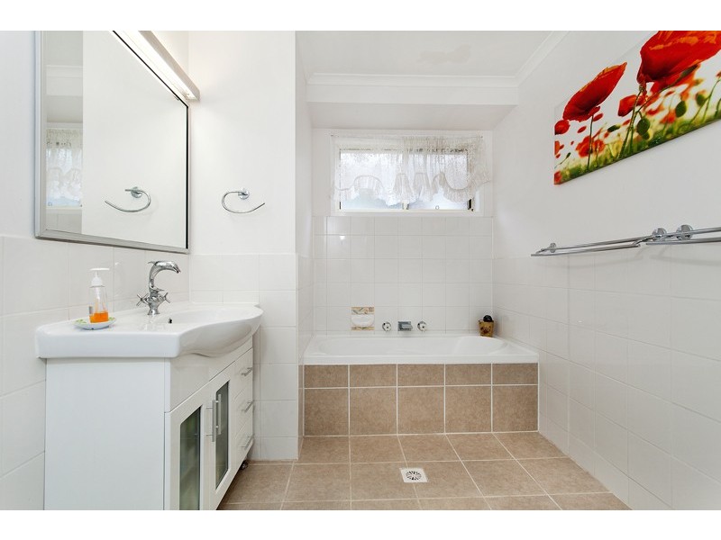 25 Roper Road, Albion Park NSW 2527