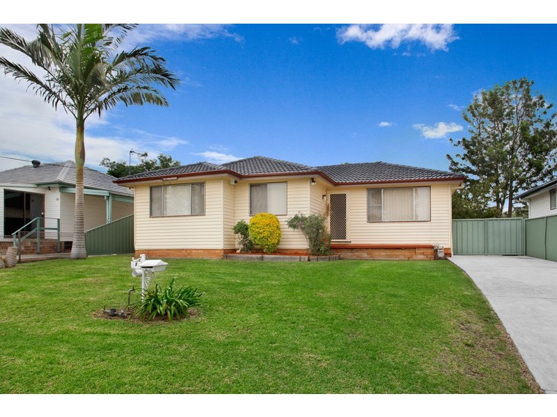 8 Dovers Avenue, Albion Park NSW 2527