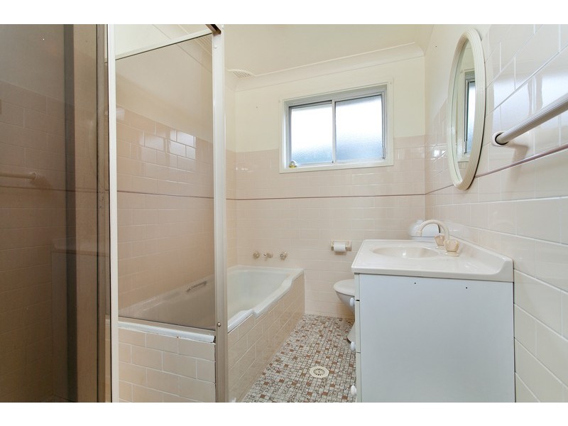 8 Dovers Avenue, Albion Park NSW 2527