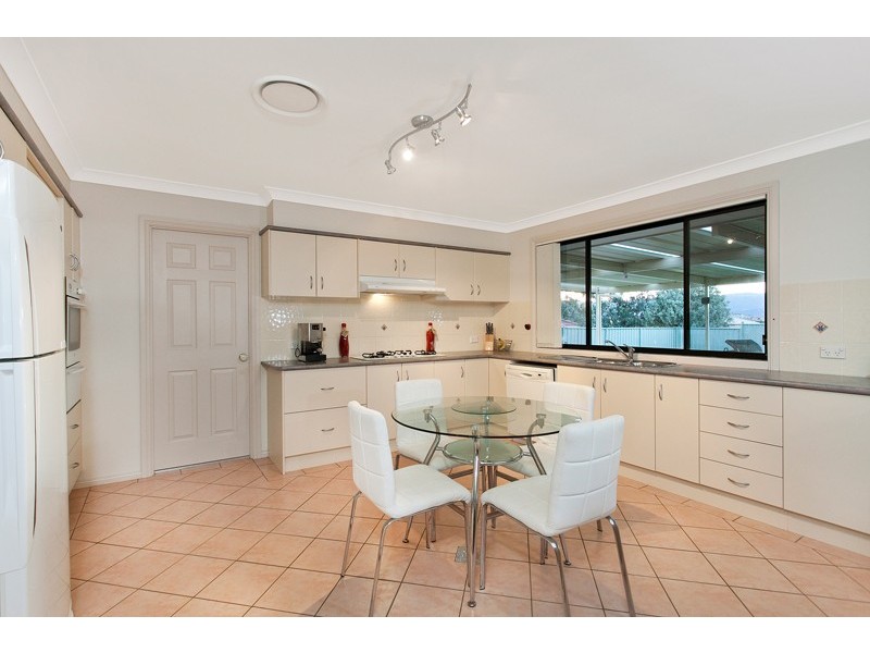 7 Shannon Drive, Albion Park NSW 2527