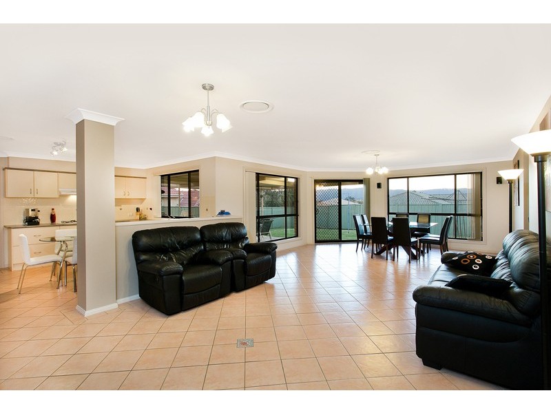 7 Shannon Drive, Albion Park NSW 2527