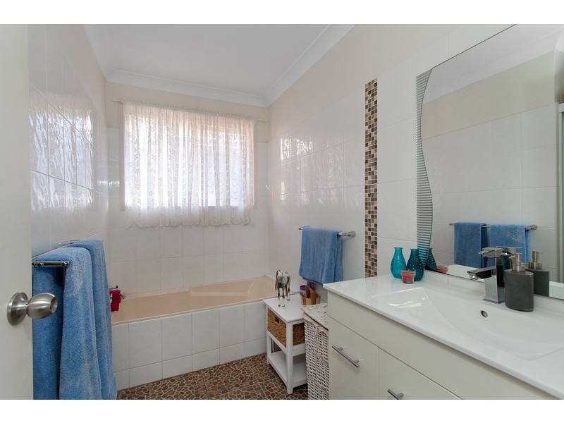 112 Hillside Drive, Albion Park NSW 2527