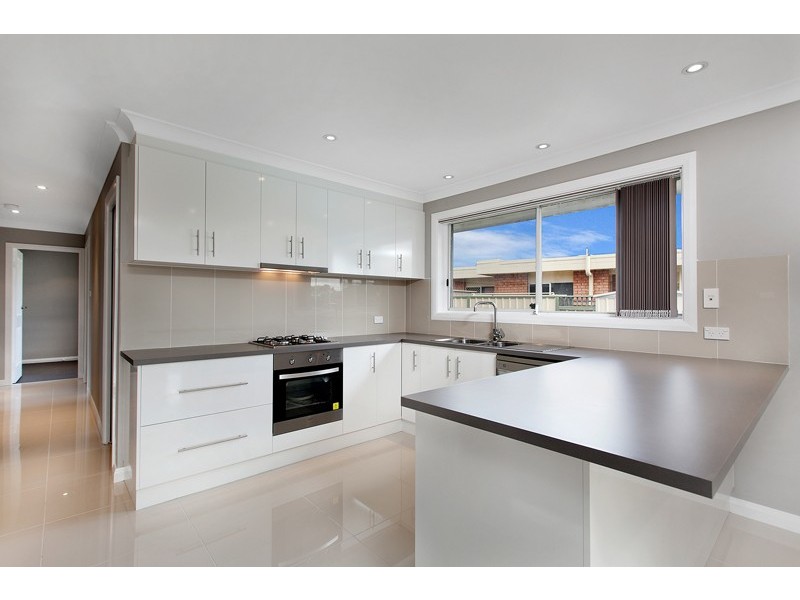 8 Lachlan Avenue, Barrack Heights NSW 2528