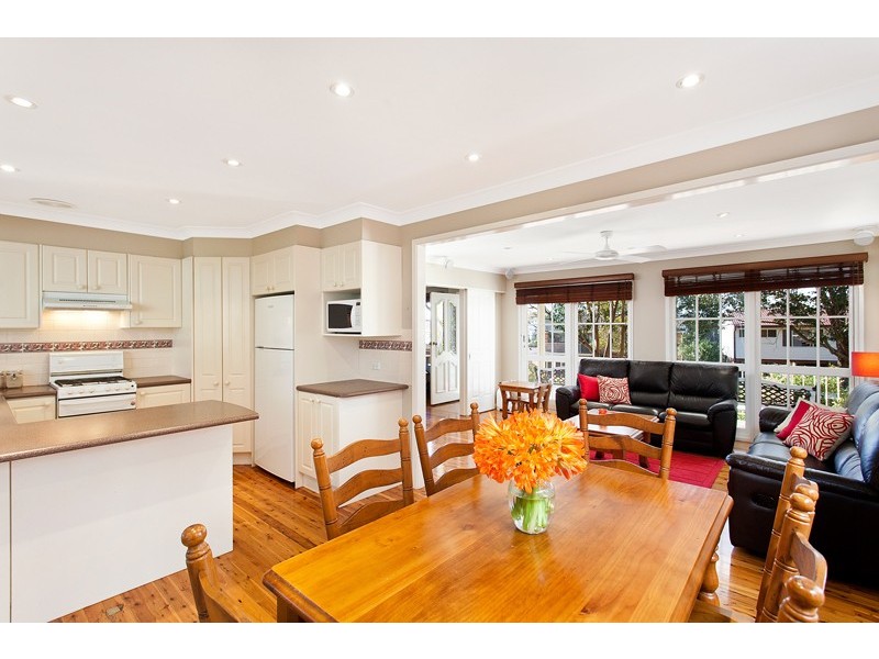 5 Henricks Parade, Mount Warrigal NSW 2528