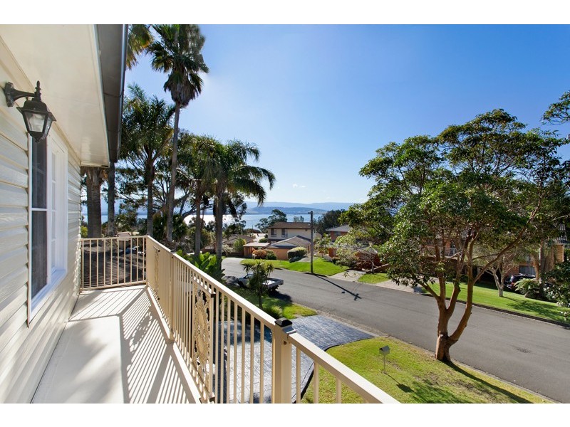 5 Henricks Parade, Mount Warrigal NSW 2528