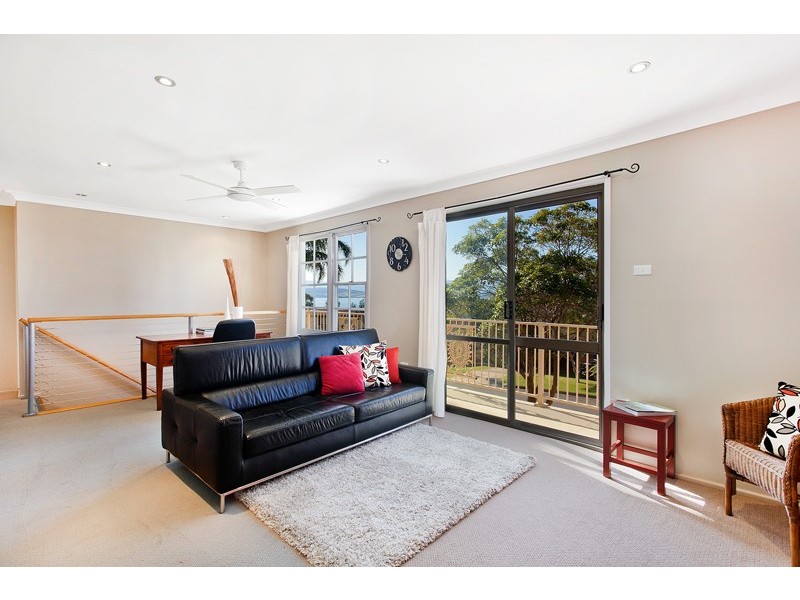 5 Henricks Parade, Mount Warrigal NSW 2528