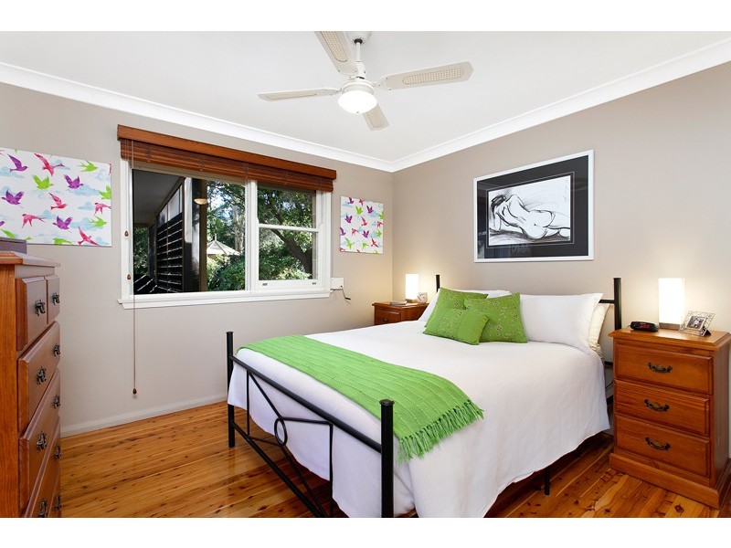 5 Henricks Parade, Mount Warrigal NSW 2528