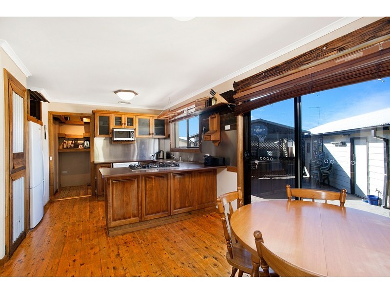 4 Jacaranda Crescent, Albion Park Rail NSW 2527