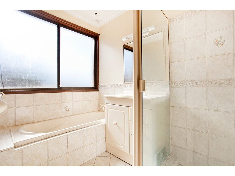 4 Jacaranda Crescent, Albion Park Rail NSW 2527