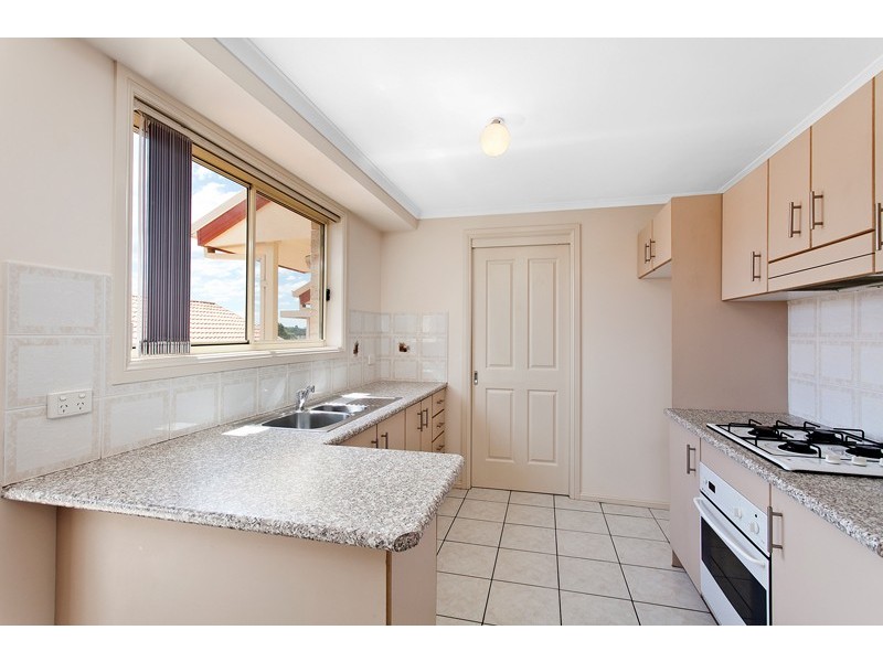 1/2 Cathie Close, Flinders NSW 2529