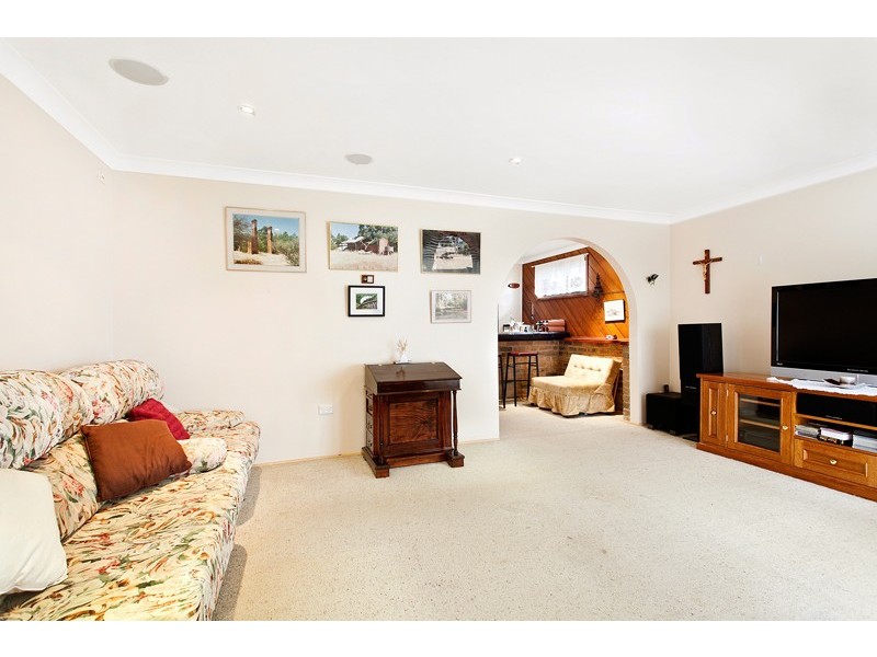 2 Lobelia Street, Albion Park Rail NSW 2527