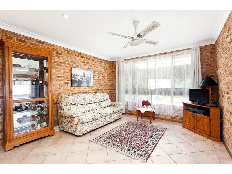 2 Lobelia Street, Albion Park Rail NSW 2527