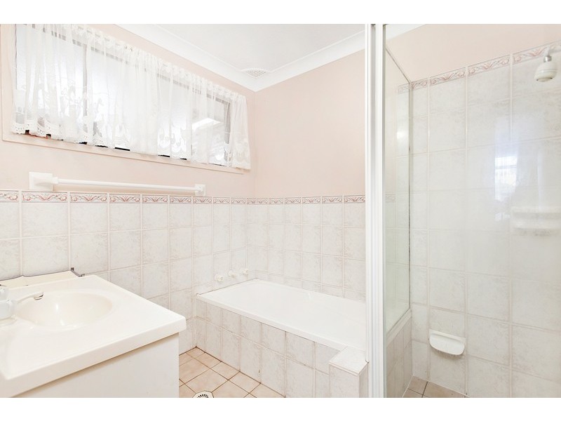 2 Lobelia Street, Albion Park Rail NSW 2527