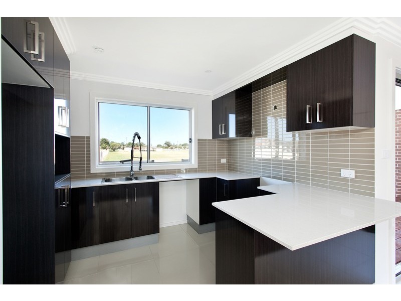 2/29 Addison Avenue, Lake Illawarra NSW 2528