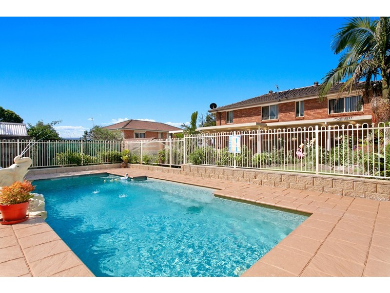 4 Hillside Drive, Albion Park NSW 2527