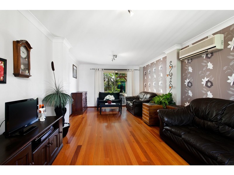 4 Hillside Drive, Albion Park NSW 2527
