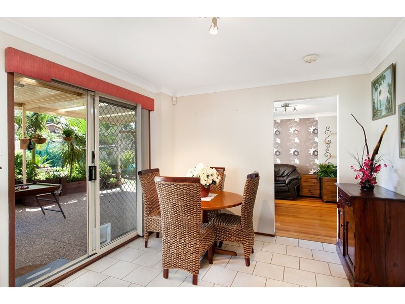 4 Hillside Drive, Albion Park NSW 2527