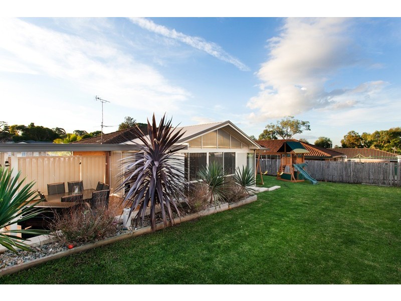 16 Richmond Place, Albion Park NSW 2527