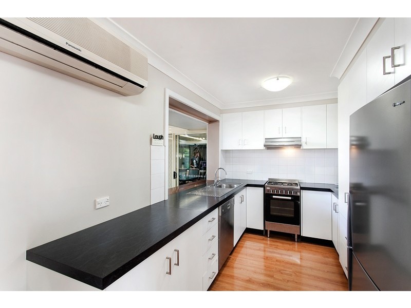 16 Richmond Place, Albion Park NSW 2527