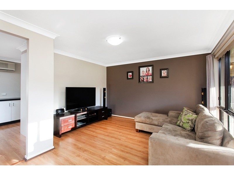 16 Richmond Place, Albion Park NSW 2527