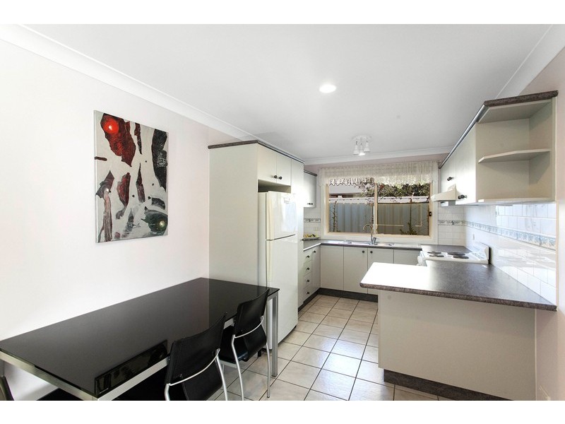2/61 Charlotte Crescent, Albion Park NSW 2527