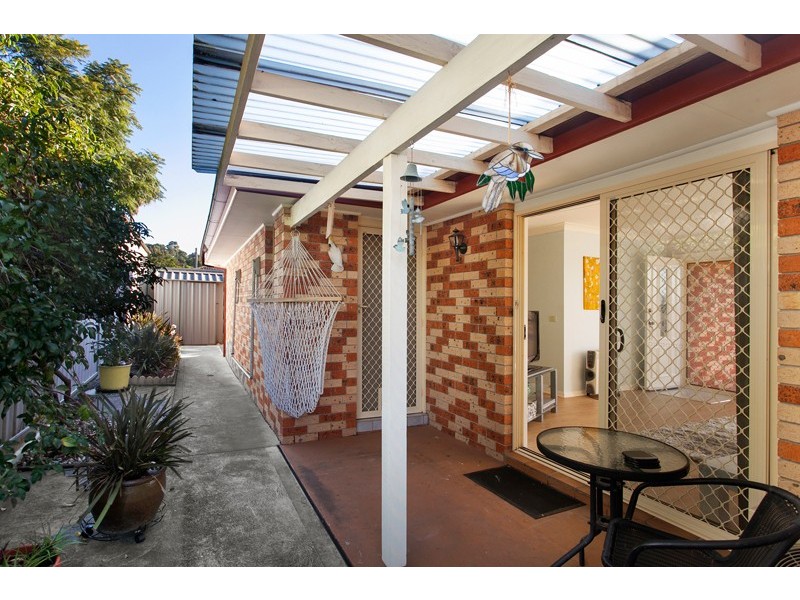 2/61 Charlotte Crescent, Albion Park NSW 2527