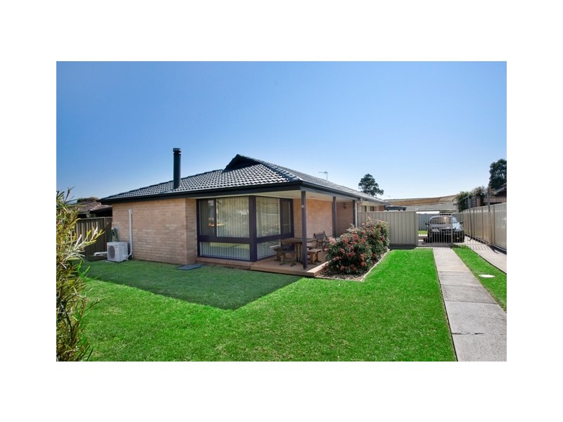 22 Fir Crescent, Albion Park Rail NSW 2527