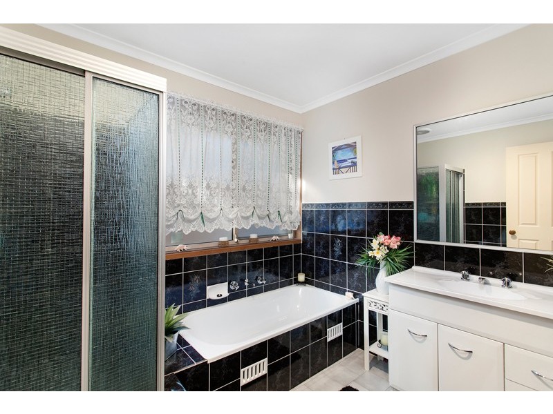 7 Derwent Place, Albion Park NSW 2527
