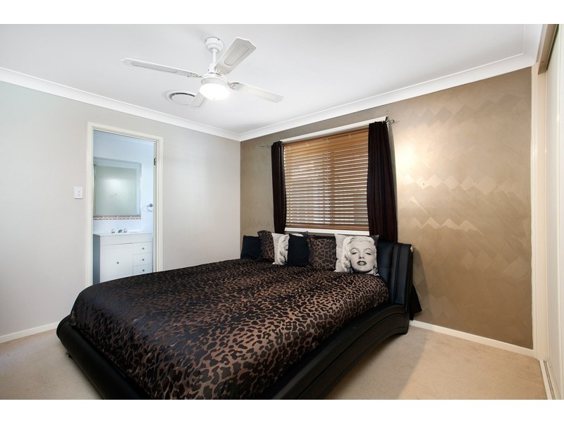 25 Chinchilla Way, Albion Park NSW 2527