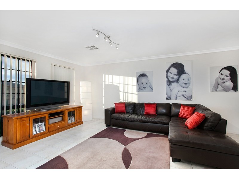 12 Shannon Drive, Albion Park NSW 2527