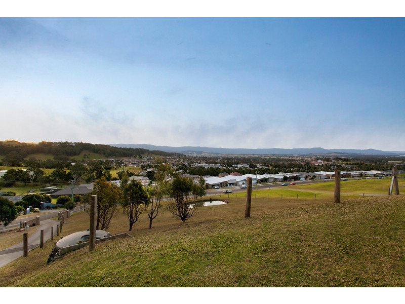 2 Chaplin Place, Albion Park NSW 2527