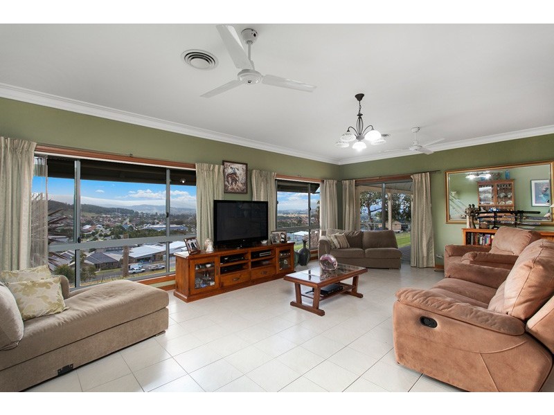 2 Chaplin Place, Albion Park NSW 2527