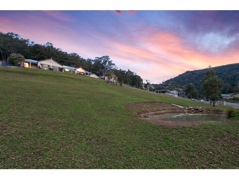 2 Chaplin Place, Albion Park NSW 2527